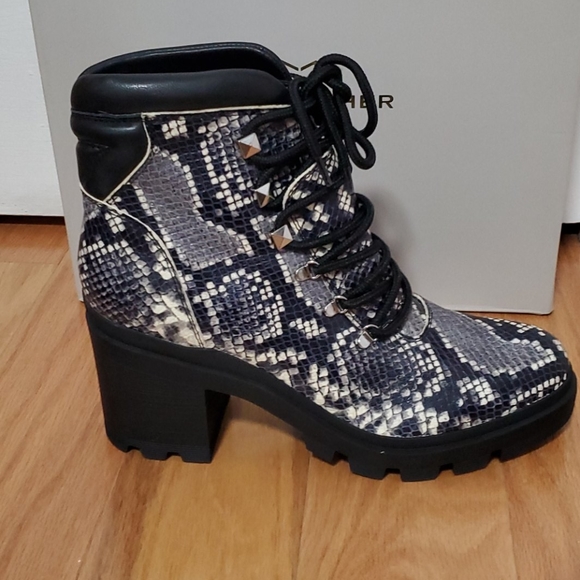 Marc Fisher kini2 - Picture 4 of 8